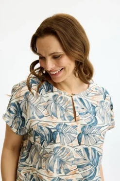 Amalie - Bluse med guldknap