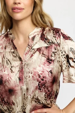 AMORA - Kortærmet print bluse i silkekvalitet