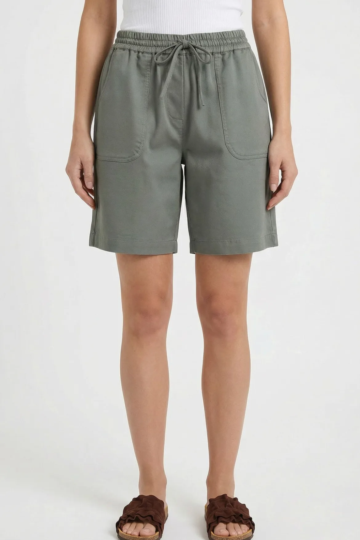 April - Shorts med lommer og justerbar snøre