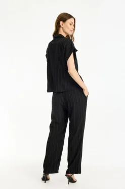 Camilla - Jumpsuit med korte ærmer og lynlås