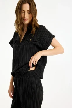 Camilla - Jumpsuit med korte ærmer og lynlås