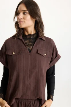 Camilla - Jumpsuit med korte ærmer og lynlås