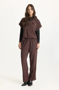 Camilla - Jumpsuit med korte ærmer og lynlås