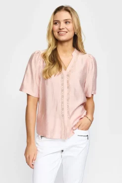 DANA - Kortærmet bluse med blonde detalje