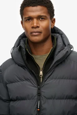 Dynejakke med hætte
