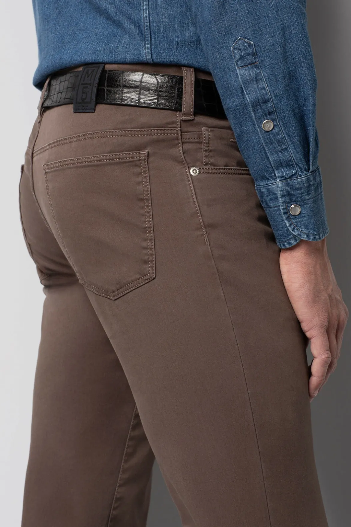 M5 Slim five pocket