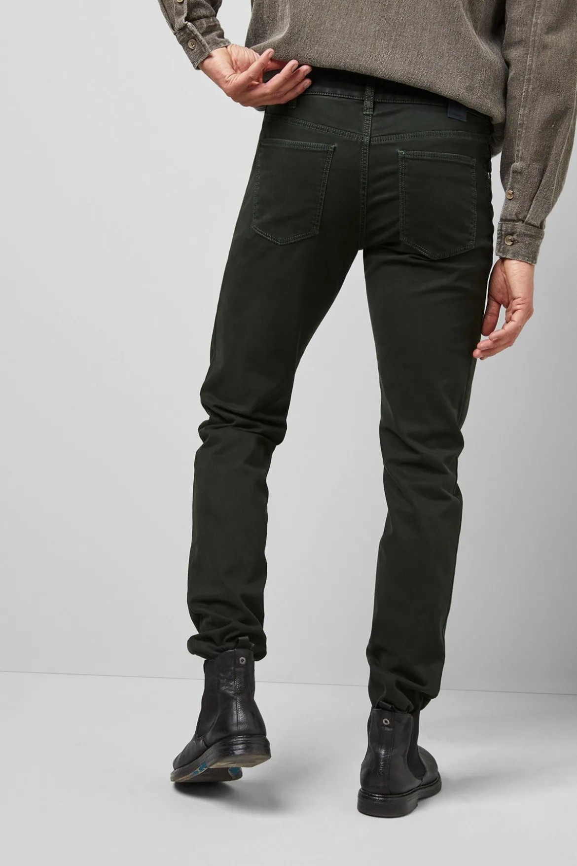 M5 Slim five pocket