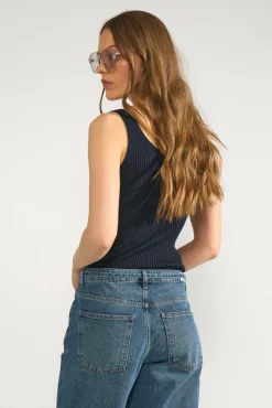 NUCERYS - Cropped top med ribstruktur