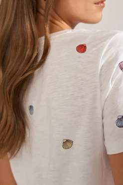 NUSHELLPA - T-shirt med broderede muslingedetaljer