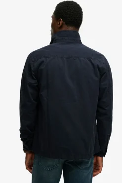 Overshirt med lommer og knaplukning
