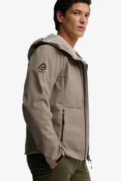 Praktisk softshell jakke med lommer og lynlås