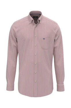 Ternet skjorte med brystlomme og button down-krave